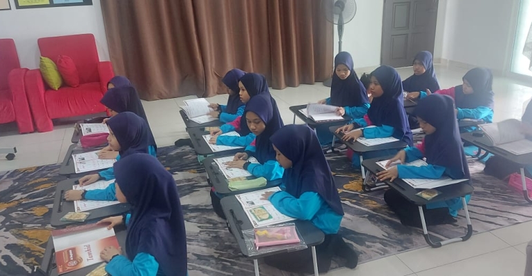 Kelas Mengaji Al Quran Anak Yatim